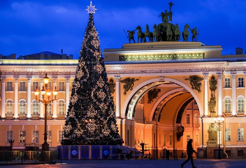 Новый год в Санкт-Петербурге на автобусе